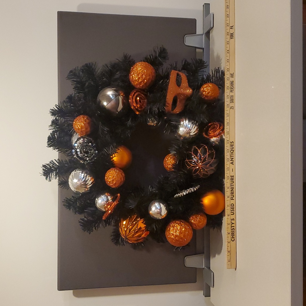 Rare Vintage Pier 1 Festive Black and Orange Halloween Wreath